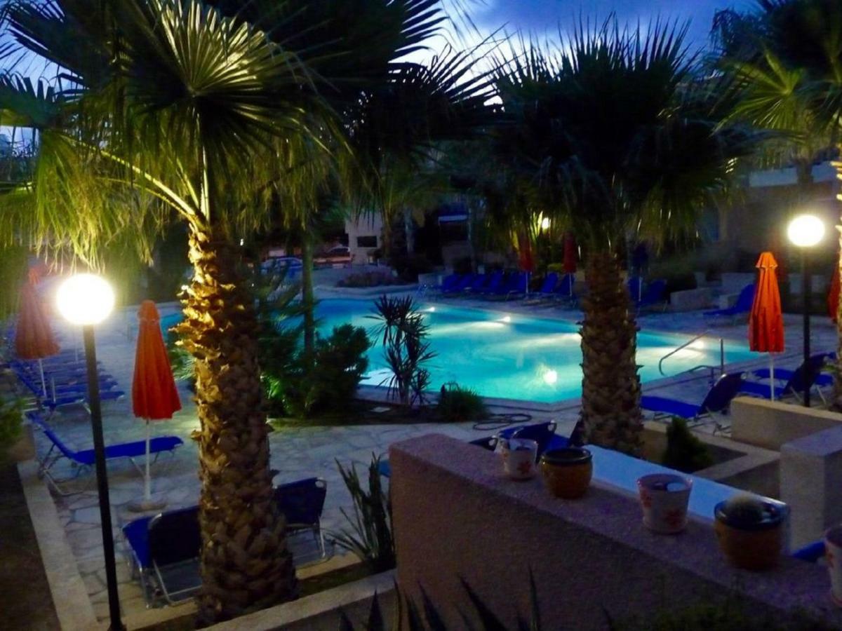 Aurora Townhouse - Complimentary Paphos Airport Transport Villa Ngoại thất bức ảnh